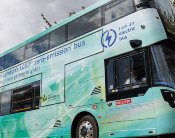 Coletivos vermelhos tradicionais de Londres dão lugar a verdes
