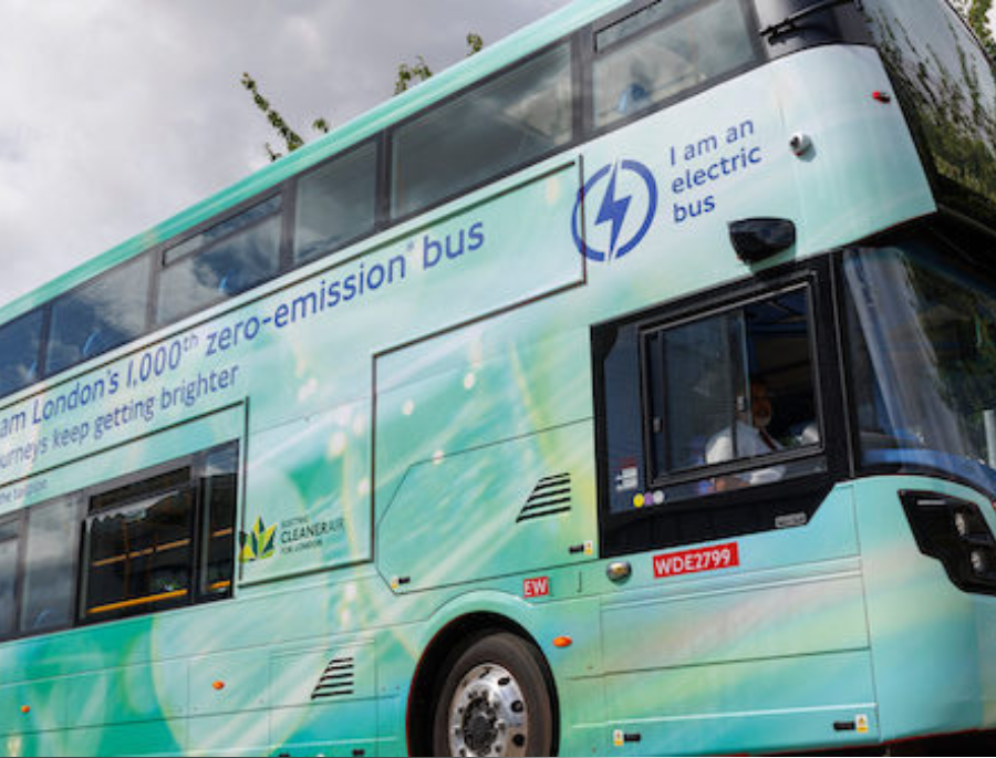 Coletivos vermelhos tradicionais de Londres dão lugar a verdes