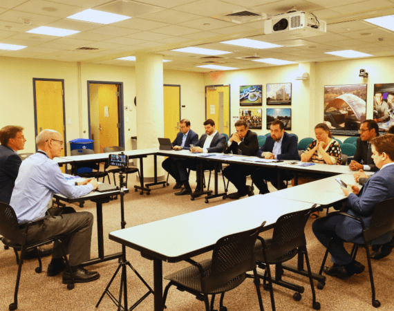 Governador do RJ vai ao MIT para discutir projetos de energia para o estado