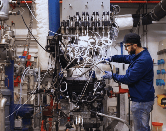 Stellantis e Aramco verificam compatibilidade de veículos em circulação com eFuel