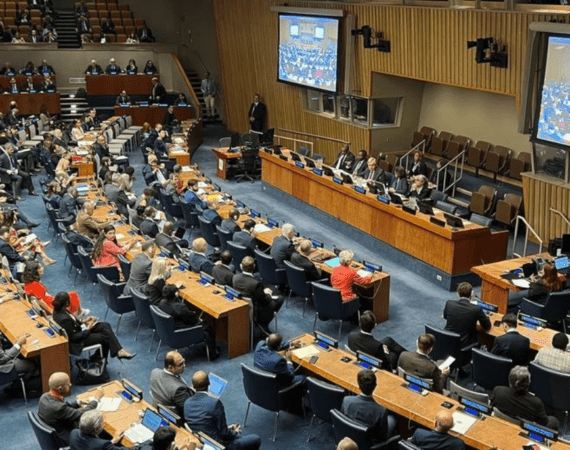Líderes de estados, empresas e sociedade civil durante a Cúpula da Ambição Climática da ONU. Foto: ONU/Anton Uspensky