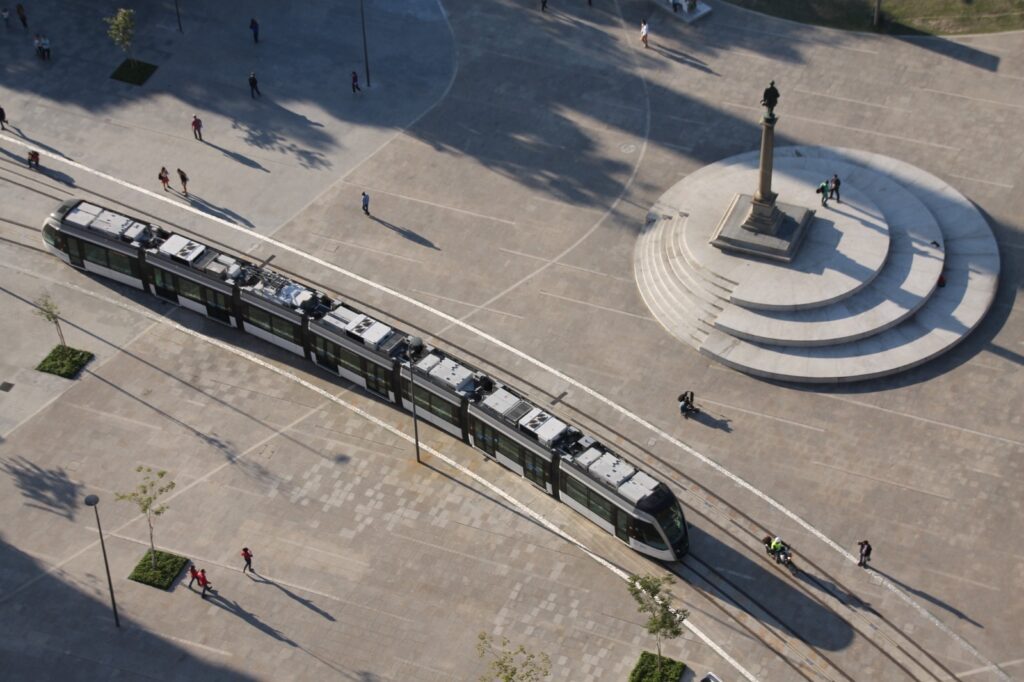 Descarbonização carioca inclui frear construções ilegais, ISS Neutro, mais VLT e usina solar